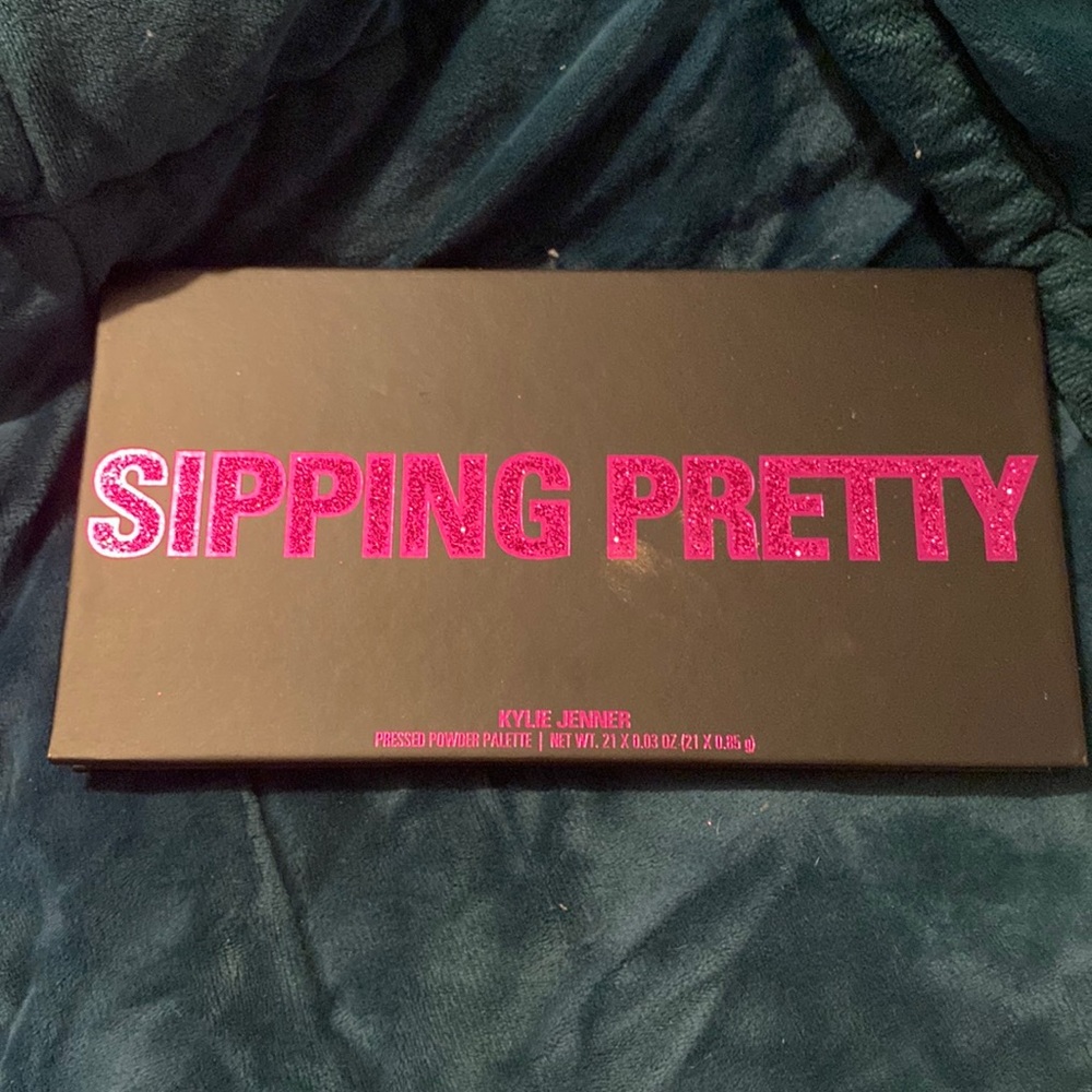 Kylie Cosmetics Sipping Pretty palette